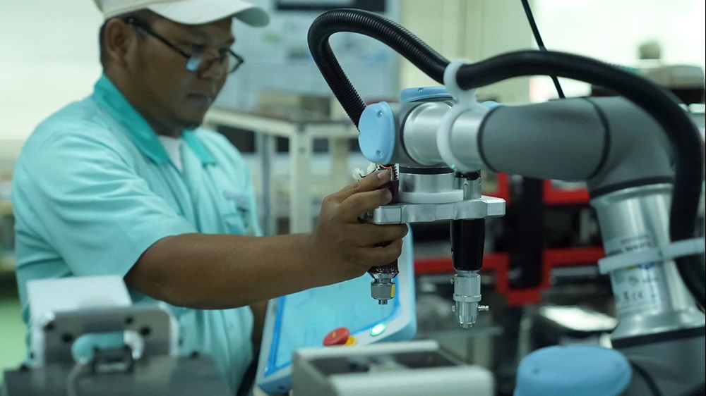 ADAPTATION, BUSINESS CONTINUITY & COBOTS: ASSEMBLY