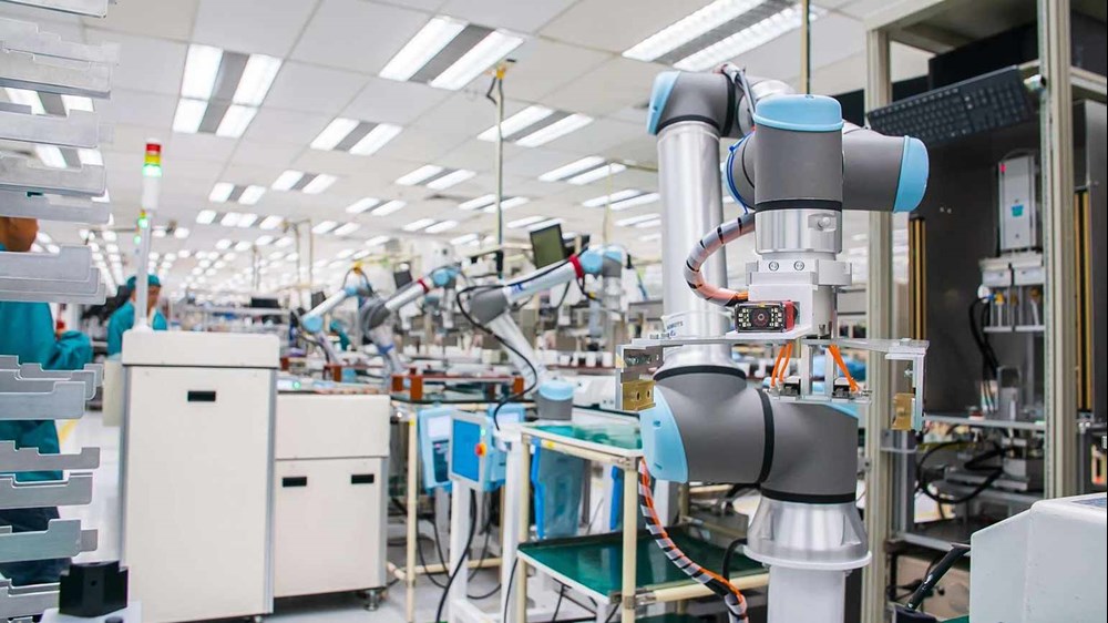3 COBOT SUCCESS STORIES IN ELECTRONICS MANUFACTURING