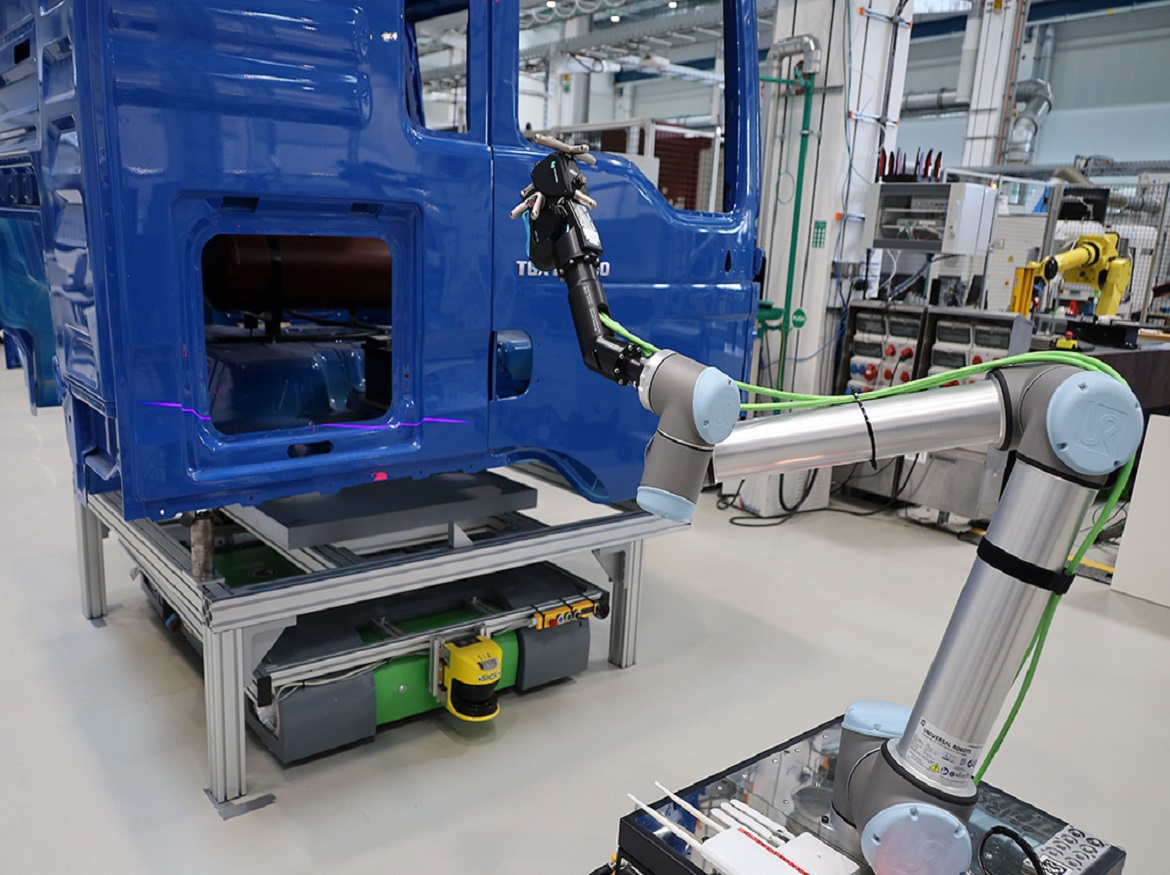 Hexagon Accelerates Large Surface Inspection with New 3D Laser Scanner for Handheld and Automated Robotic Applications