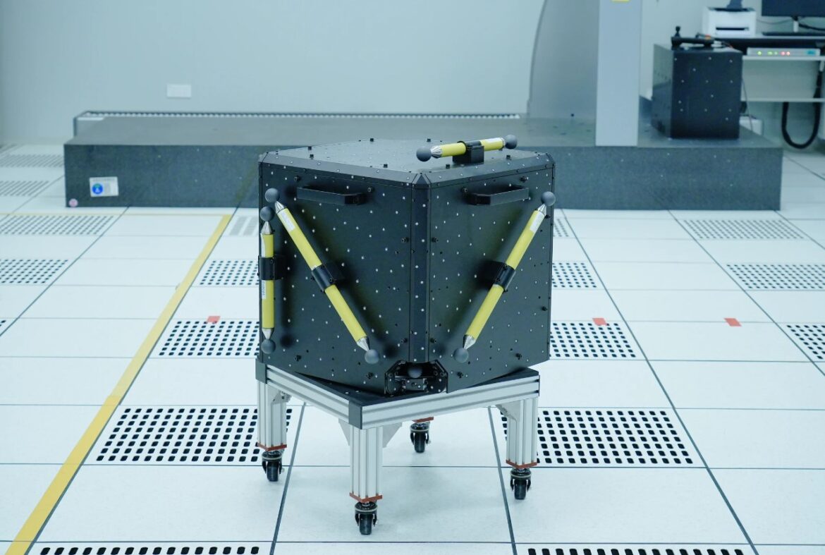 Ensuring Accuracy in 3D Scanning: Calibration Techniques and Accuracy Standards at SHINING 3D