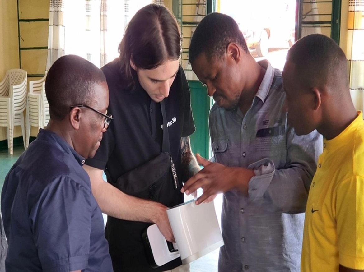 Customizing prosthetics for patients in remote areas of Rwanda with Artec Leo