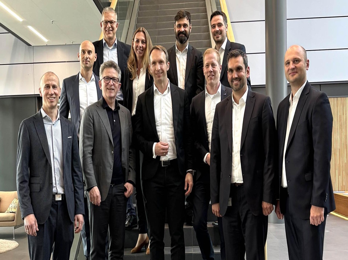 ZEISS and tesa establish strategic partnership to advance large-scale holographic technology